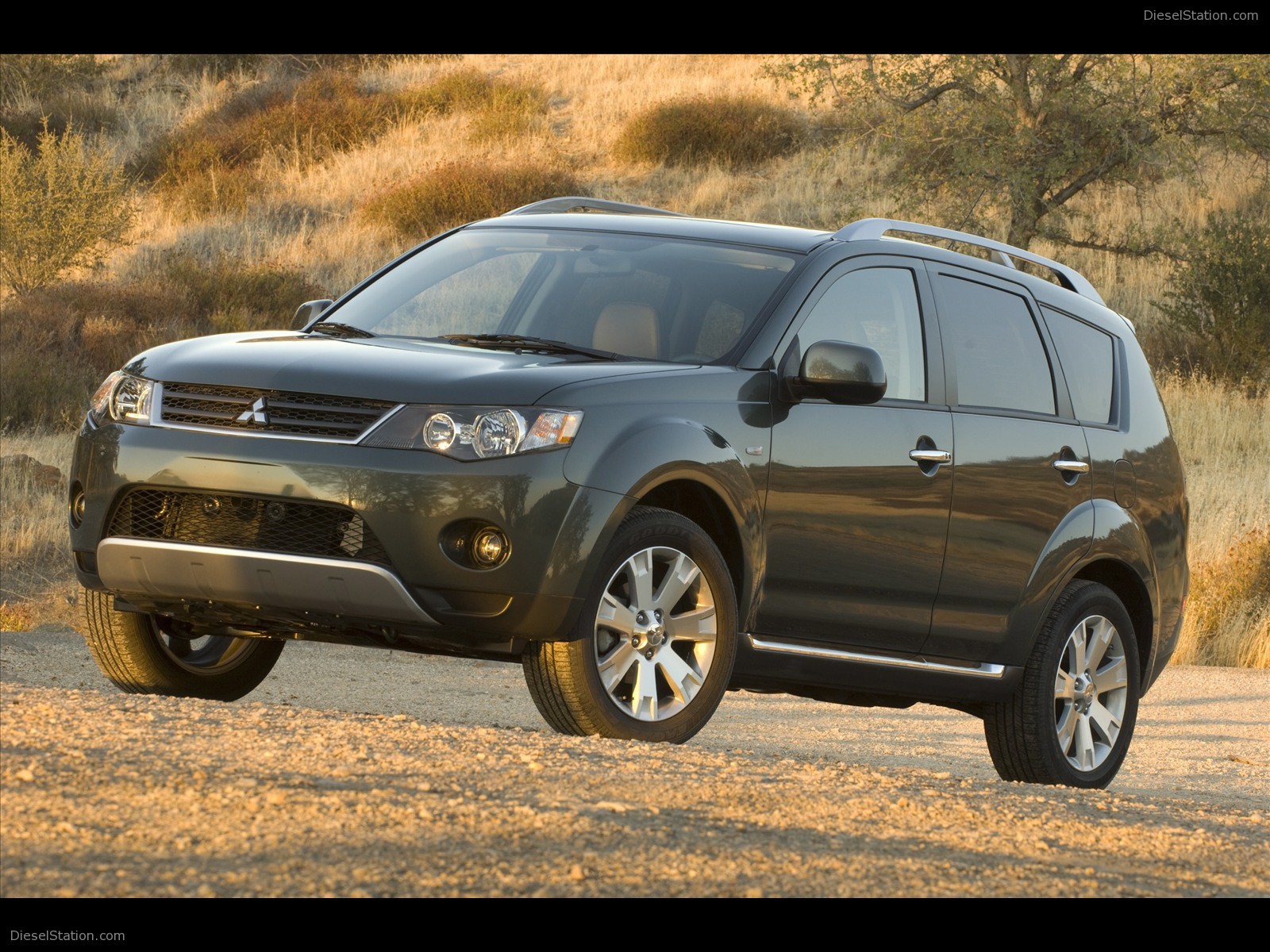 Mitsubishi Outlander ES